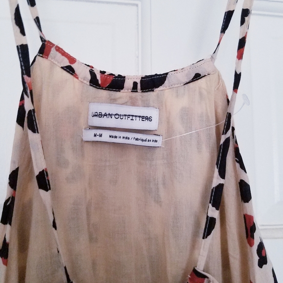 NEW UO Keyhole Tiered Leopard Print Romper - Picture 4 of 5